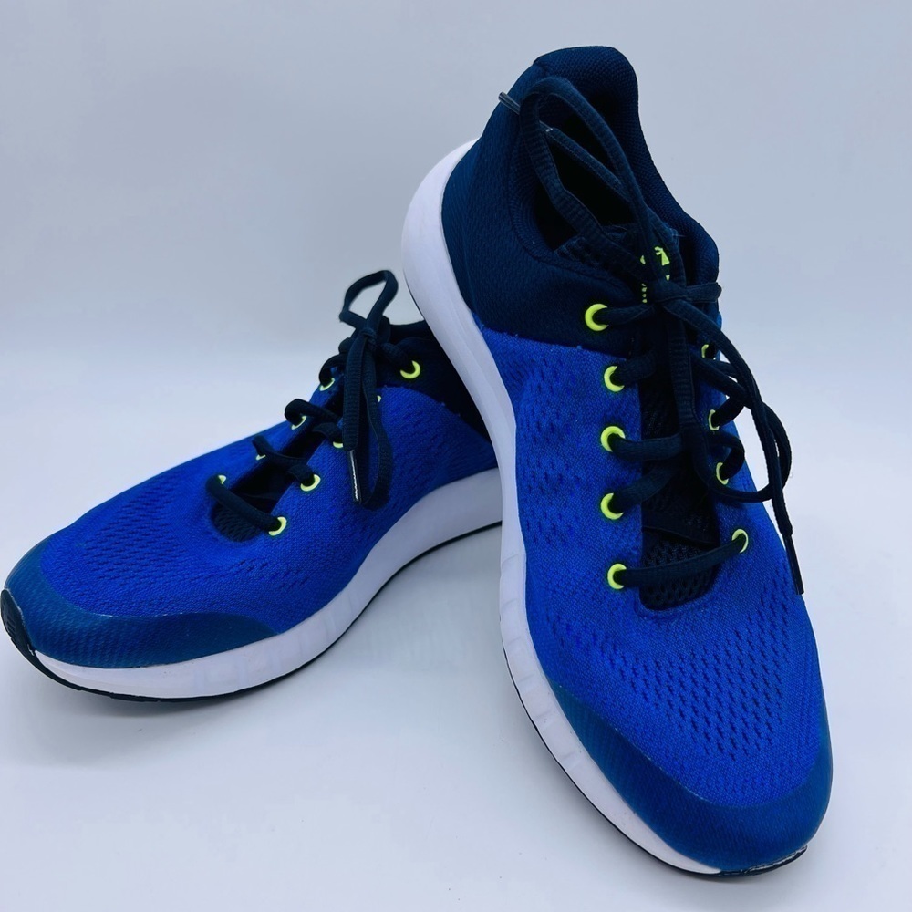 UNDER ARMOUR YOUTH SIZE 6 ATHLETIC SNEAKERS WITH BLUES AND NEON YELLOW